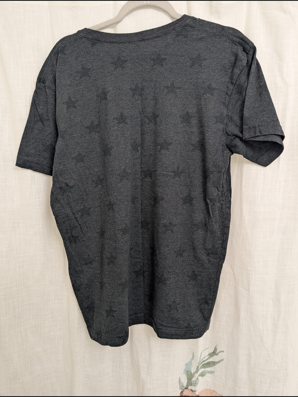 Faith Cross Flag Graphic Tee Charcoal Gray Tonal Star Print Size Large - Picture 3 of 4